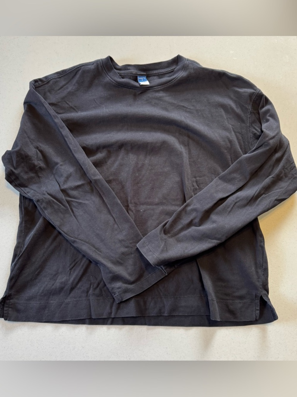 Old Navy Black Long-Sleeve Crewneck Tee